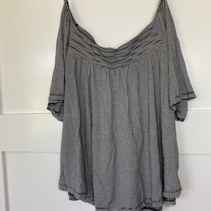 Stripped short sleeve top